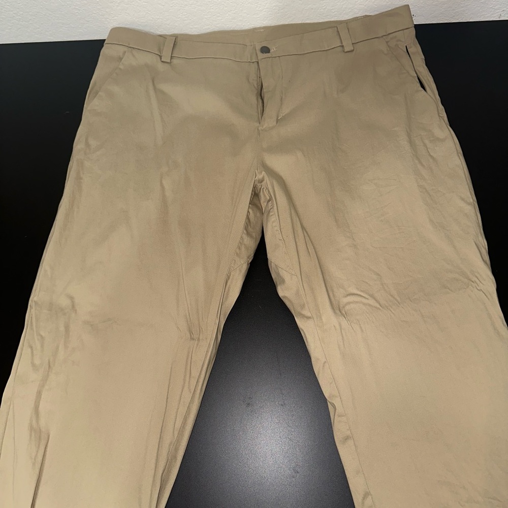 Lululemon ABC Pant (Size 40)